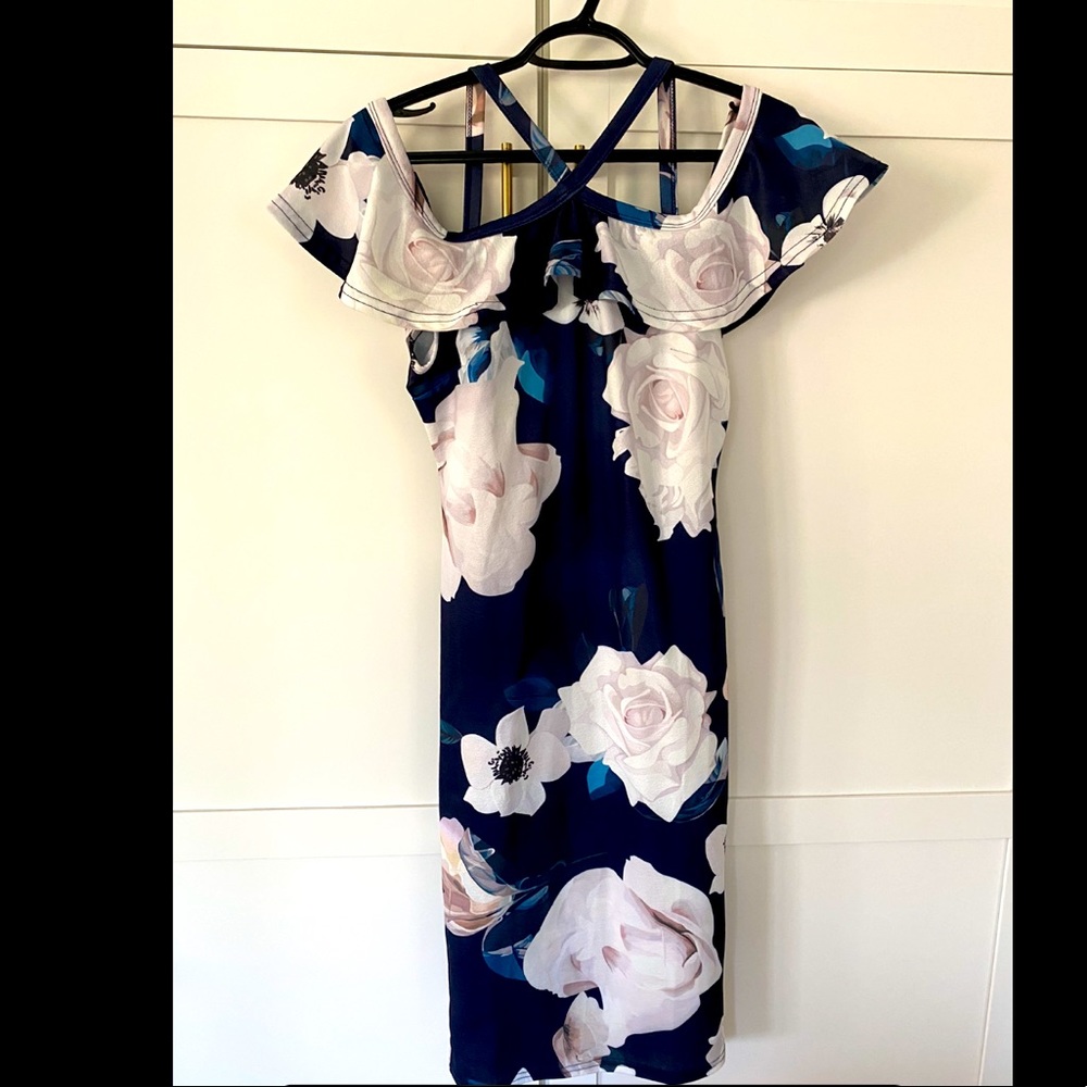 Ruffle off the shoulder floral midi dress size M
